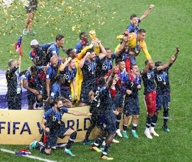 脱了经济上 脱了经济上