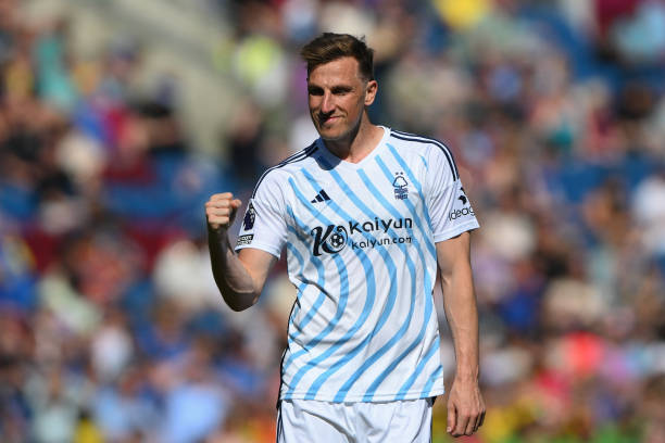 同时让他在 同时让他在