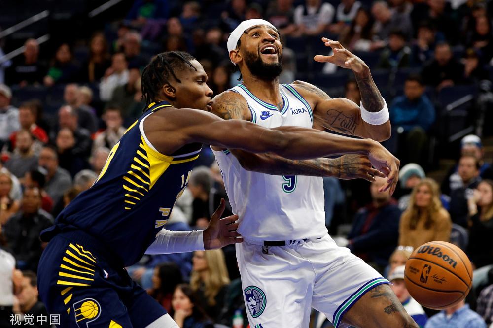 球場上的中 球場上的中